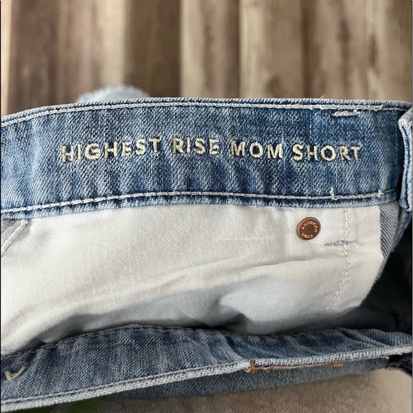 NWT AE Crossover Highest Waist Denim Mom Shorts Sizes:(2) 14’s, (2) 16’s, (1) 18 - Picture 7 of 10